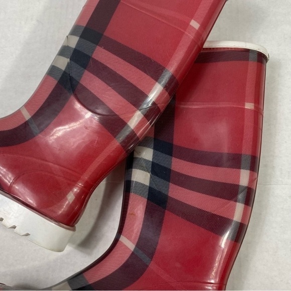 BURBERRY Check Rain Boots Red - Picture 6 of 16